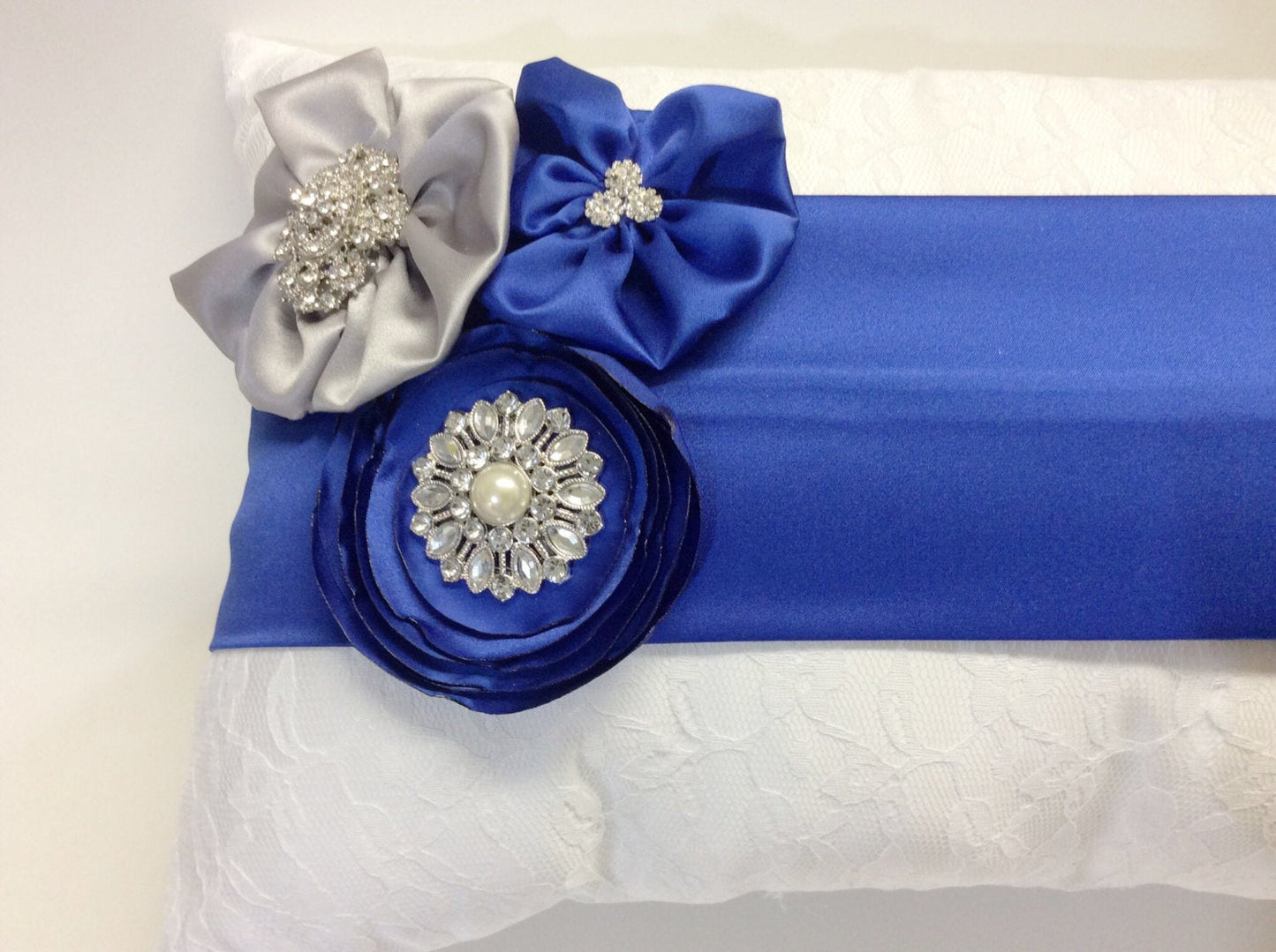 wedding ceremony/Set of 2 kneeling pillows lace wedding ring pillow/ ring bearers pillow/ wedding pillow