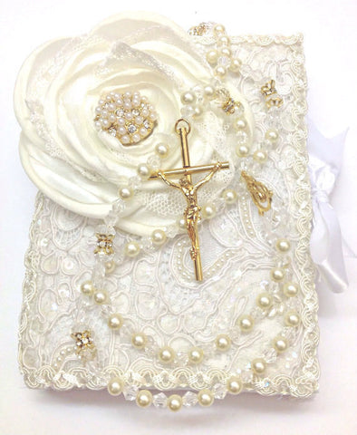wedding ceremony lace bible and Rosary/Ivory bible/Libro y Rosario/catholic bible/wedding bible rosary/lace bible, lace communion bible